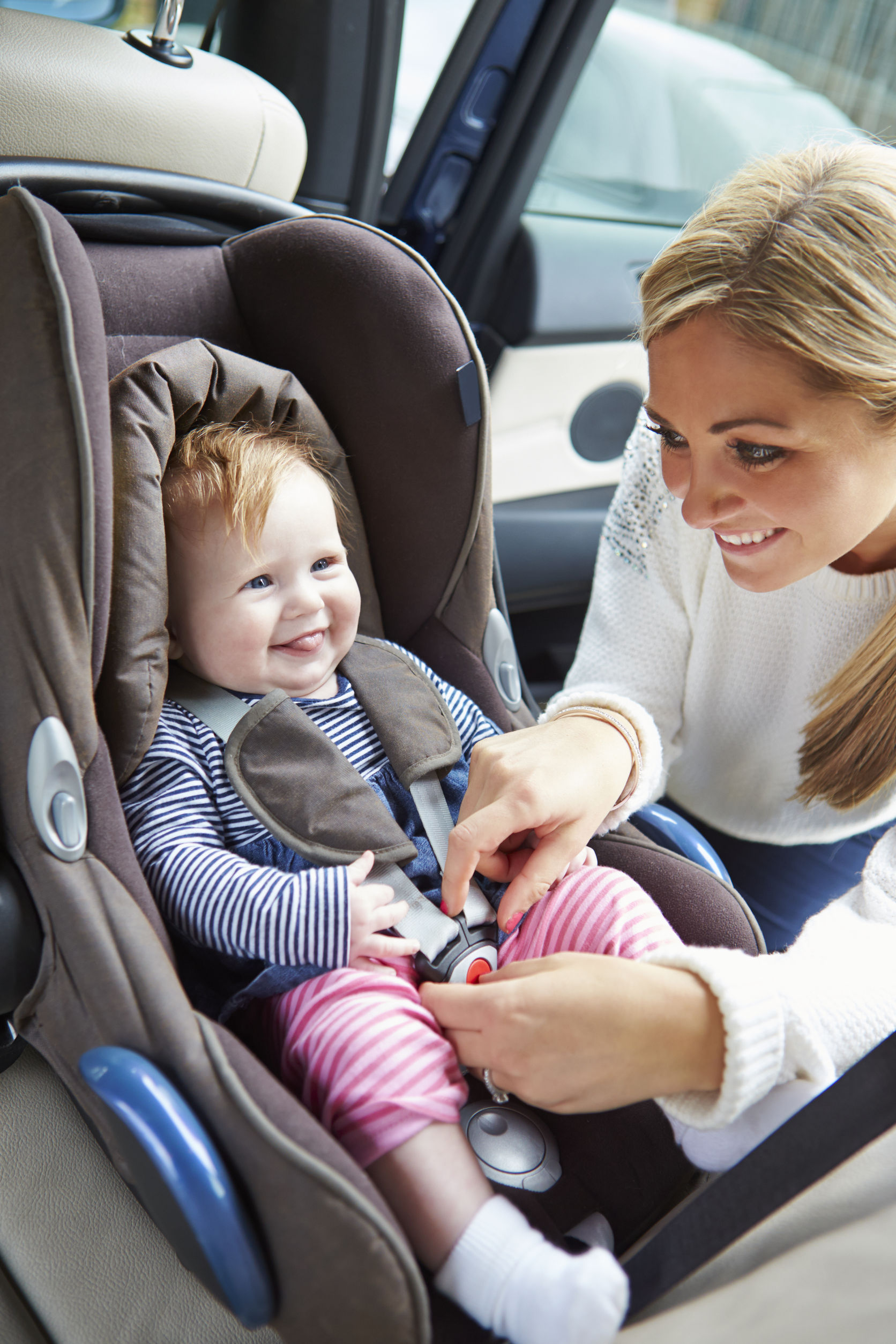 Tips For Keeping Kids Safe While Traveling by Car