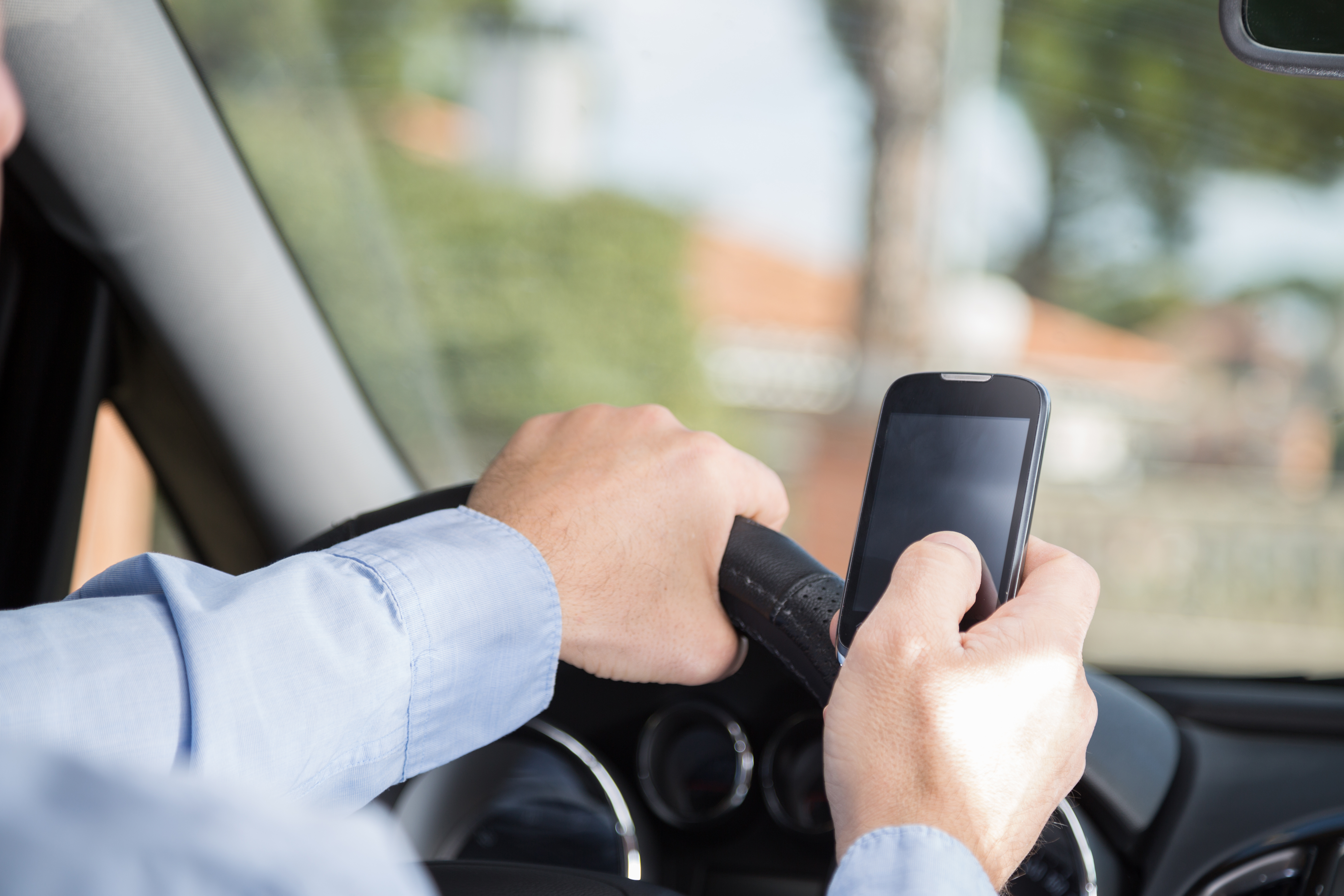 NHTSA Encourages Phone Makers To Help Combat Distracted Driving