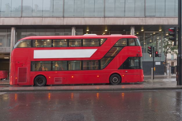 Imagine The Difficulty of Driving A Vehicle THIS Big ... In Manhattan!