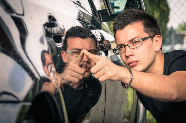 7 Red Flags For Used Car Buyers 