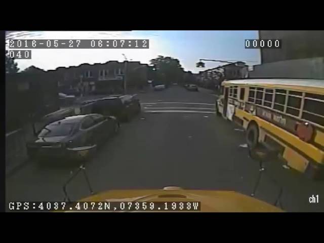 MobileMule™ 4420 Capturing Bus Accident | Rear View Safety